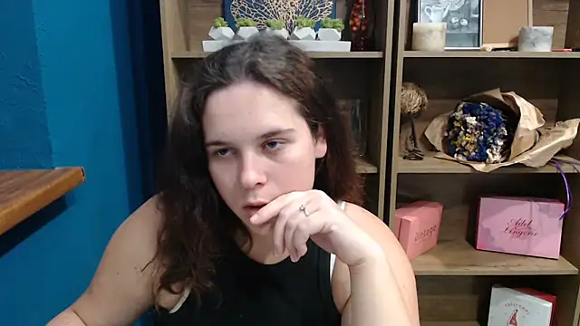 mini girly online show from 10/04/25, 02:59