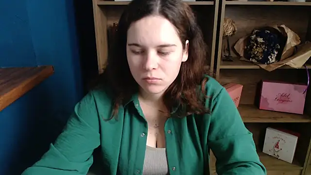 mini girly online show from 10/12/25, 10:03