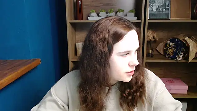 mini girly online show from 12/15/25, 01:59