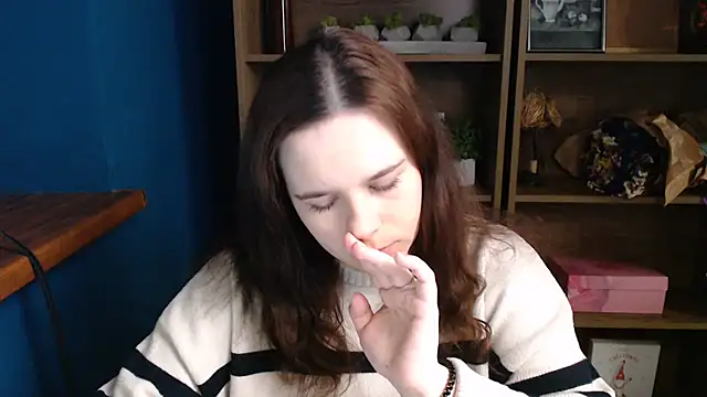 mini girly online show from 12/17/25, 01:17