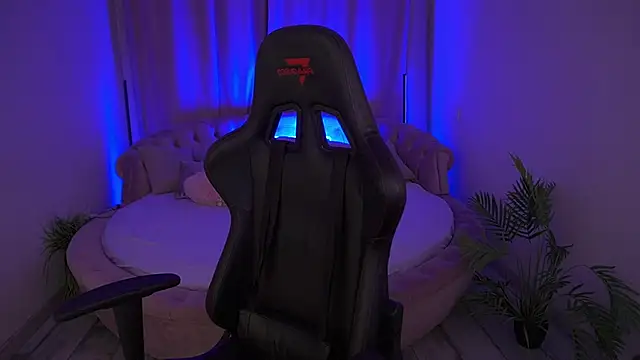 Snapshot of Marmeladkaaa chatting on 11/24/25, 02:28 Marmeladkaaa online show from 11/24/25, 02:28