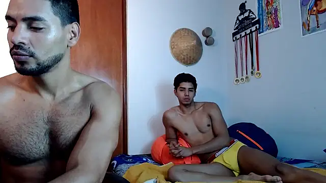 HOTLATINO2025 online show from 01/15/26, 04:00