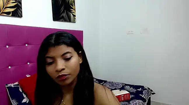 Snapshot of mia_grey01 chatting on 02/20/25, 11:53 mia grey01 online show from 02/20/25, 11:53