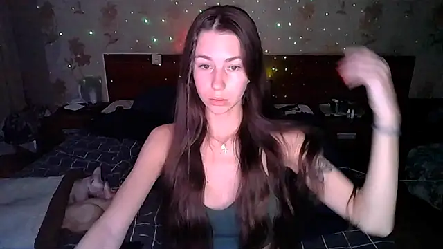 NicoleCaramel online show from 11/08/25, 05:23