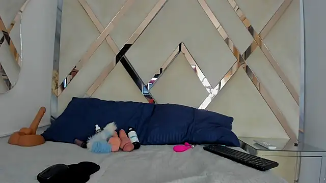 angelehtx2 online show from 10/20/25, 12:27