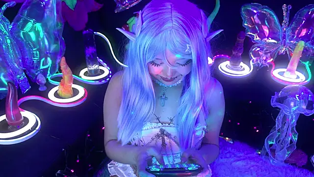 LaytonBox online show from 04/08/26, 03:45