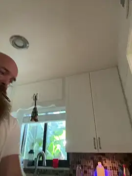 Snapshot of 32XRedBeard chatting on 02/10/25, 04:47 32XRedBeard online show from 02/10/25, 04:47