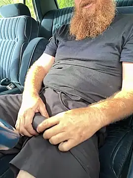 Snapshot of 32XRedBeard chatting on 03/16/25, 02:00 32XRedBeard online show from 03/16/25, 02:00