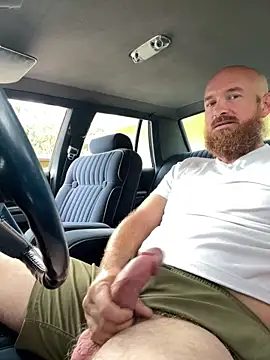 Snapshot of 32XRedBeard chatting on 10/09/25, 01:09 32XRedBeard online show from 10/09/25, 01:09