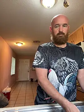 Snapshot of 32XRedBeard chatting on 10/10/25, 01:21 32XRedBeard online show from 10/10/25, 01:21