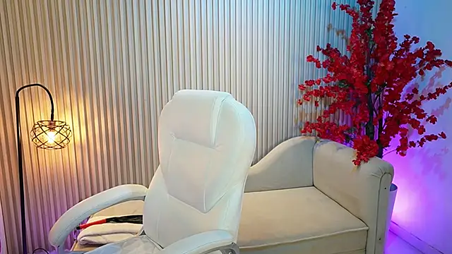 Snapshot of Emma_Walkerr_ chatting on 10/03/25, 07:00 Emma Walkerr online show from 10/03/25, 07:00