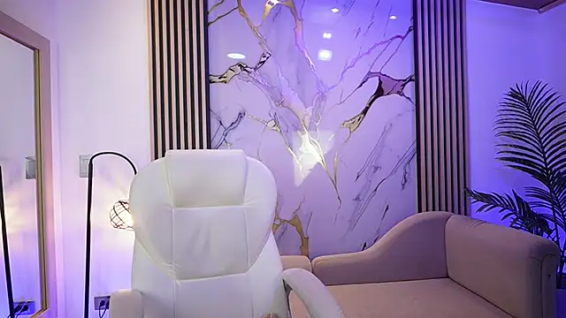 Emma Walkerr  online show from 04/14/26, 06:03