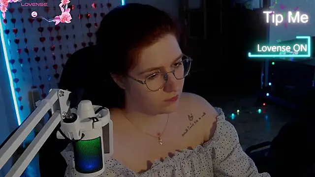 LesyaOxi online show from 02/04/25, 09:17