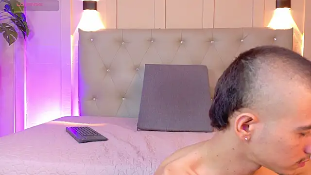 cristal antoni online show from 11/29/25, 08:17