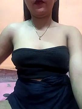 Snapshot of Eisha_20s chatting on 03/18/25, 11:20 Eisha 20s online show from 03/18/25, 11:20