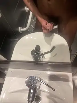 mdnn77 online show from 12/23/25, 02:42