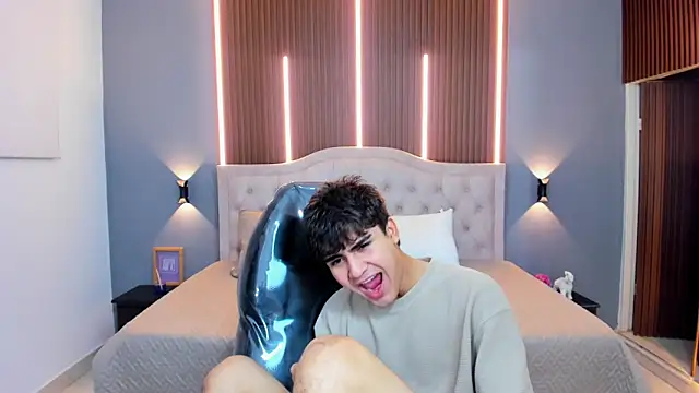 Tommy18   online show from 11/29/25, 03:42