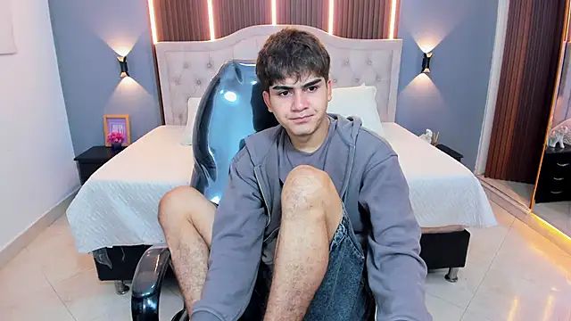 Tommy18   online show from 01/11/26, 03:33