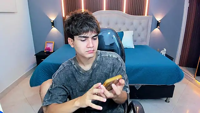 Tommy18   online show from 01/17/26, 03:33