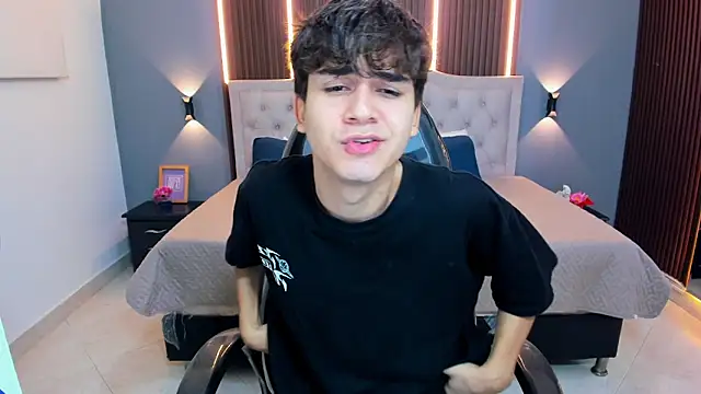 Tommy18   online show from 03/31/26, 03:30