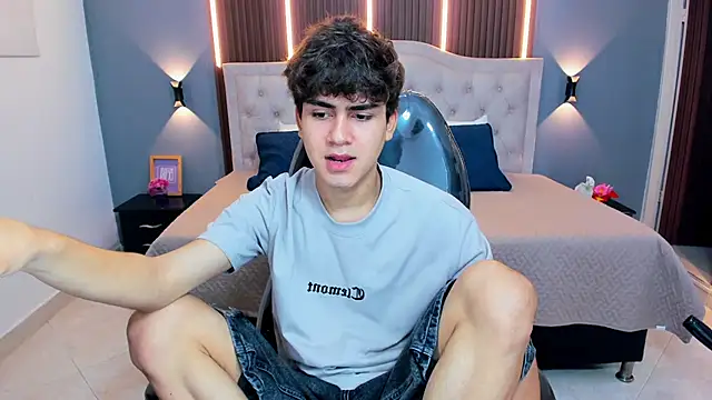 Tommy18   online show from 04/02/26, 03:48