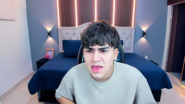 Tommy18   online show from 04/21/26, 03:35