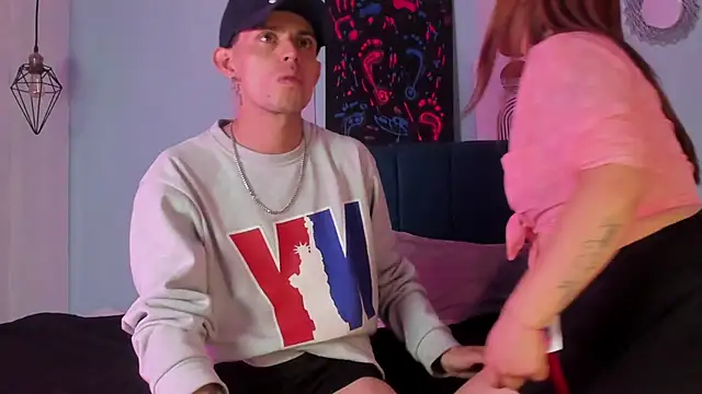 Snapshot of Bonny_and_carrot chatting on 01/10/25, 10:36 Bonny and carrot online show from 01/10/25, 10:36