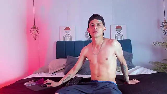 Snapshot of Bonny_and_carrot chatting on 01/17/25, 10:56 Bonny and carrot online show from 01/17/25, 10:56