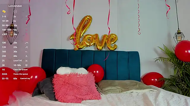 Snapshot of Bonny_and_carrot chatting on 02/14/25, 10:58 Bonny and carrot online show from 02/14/25, 10:58