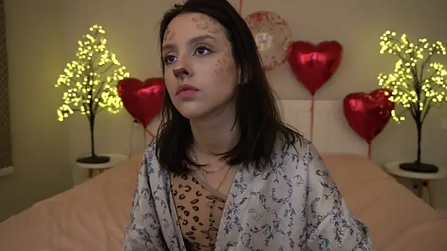 Snapshot of AnnaElys chatting on 02/19/25, 03:39 AnnaElys online show from 02/19/25, 03:39