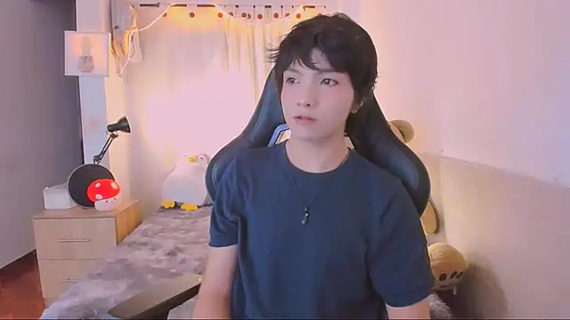 AllanYong18 online show from 04/09/26, 10:20