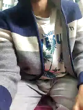 TOPMOON001 online show from 01/17/25, 09:17