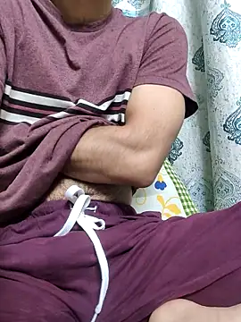 TOPMOON001 online show from 10/06/25, 08:45