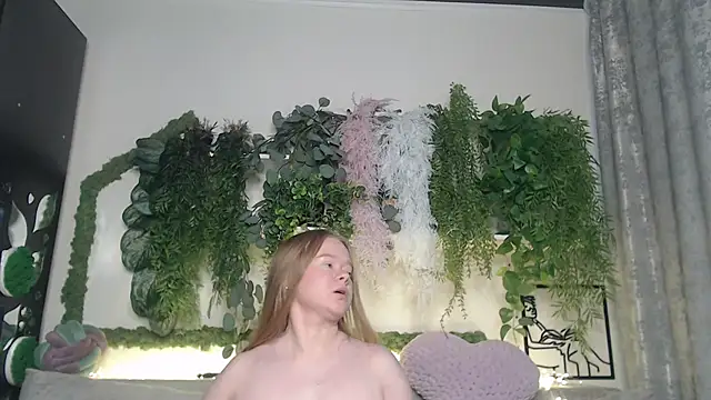 Snapshot of scyrim2 chatting on 02/26/25, 10:26 scyrim2 online show from 02/26/25, 10:26