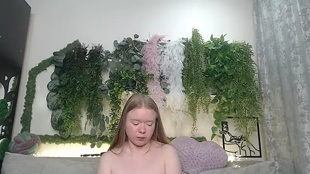 Snapshot of scyrim2 chatting on 02/26/25, 02:14 scyrim2 online show from 02/26/25, 02:14