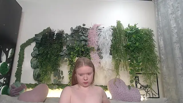 Snapshot of scyrim2 chatting on 02/27/25, 01:38 scyrim2 online show from 02/27/25, 01:38