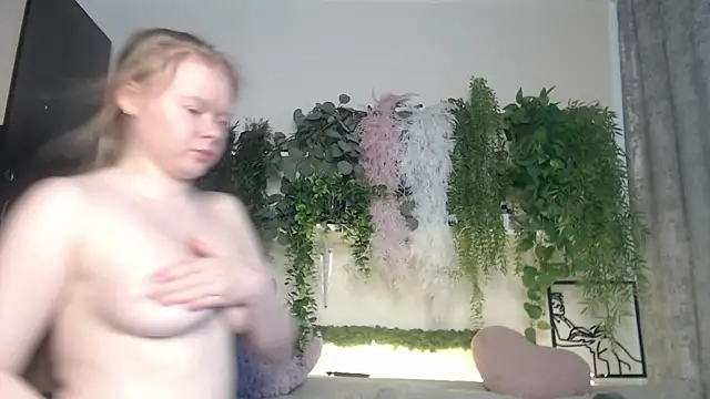 Snapshot of scyrim2 chatting on 03/04/25, 06:58 scyrim2 online show from 03/04/25, 06:58