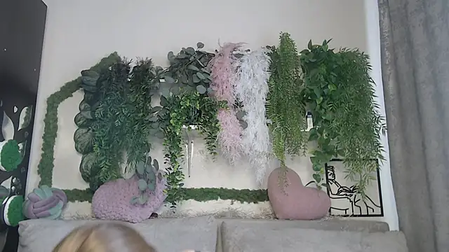 Snapshot of scyrim2 chatting on 03/07/25, 06:57 scyrim2 online show from 03/07/25, 06:57