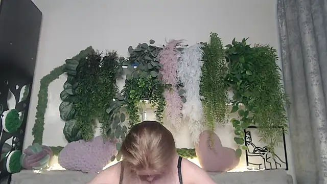 Snapshot of scyrim2 chatting on 03/19/25, 06:57 scyrim2 online show from 03/19/25, 06:57