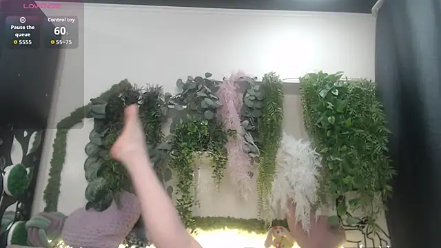 Snapshot of scyrim2 chatting on 09/30/25, 08:41 scyrim2 online show from 09/30/25, 08:41