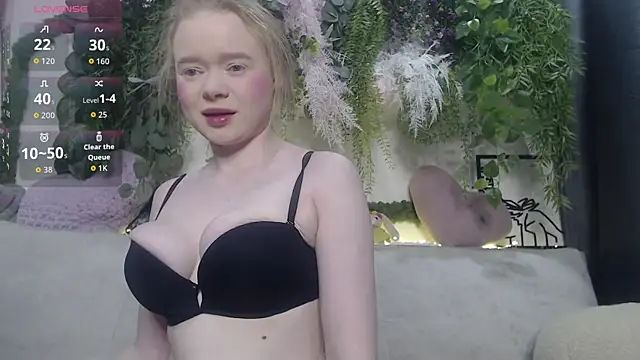 Snapshot of scyrim2 chatting on 11/14/25, 09:08 scyrim2 online show from 11/14/25, 09:08