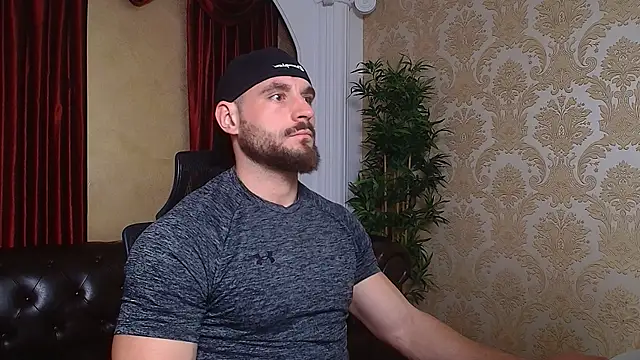 Snapshot of AdamJamesonn chatting on 03/08/25, 05:28 AdamJamesonn online show from 03/08/25, 05:28