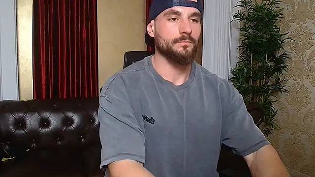 Snapshot of AdamJamesonn chatting on 03/14/25, 08:32 AdamJamesonn online show from 03/14/25, 08:32