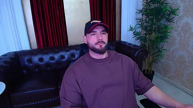 Snapshot of AdamJamesonn chatting on 11/05/25, 06:02 AdamJamesonn online show from 11/05/25, 06:02