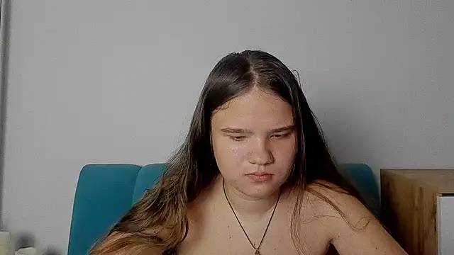 AdeleCruz online show from 06/10/26, 12:04