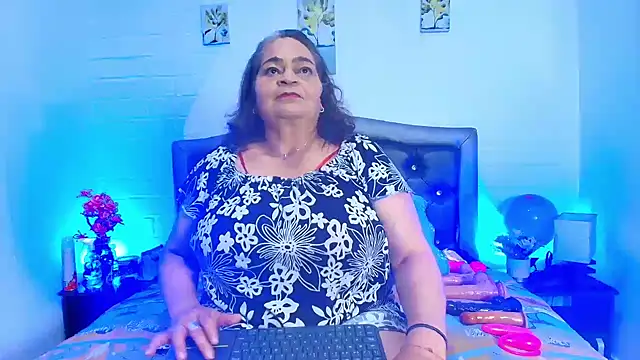 VickyBoobss online show from 04/19/26, 01:10