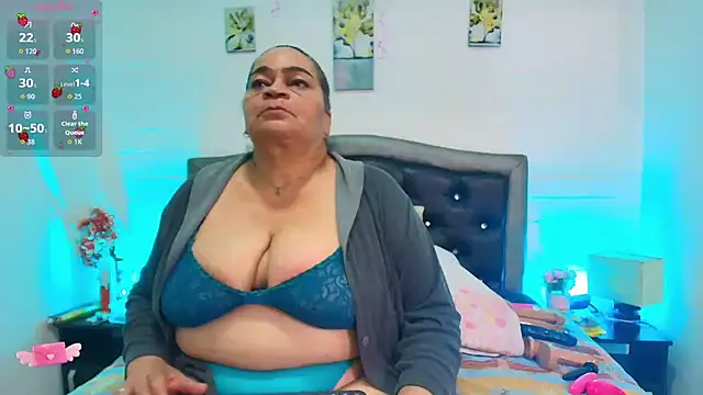 VickyBoobss online show from 05/18/26, 02:01
