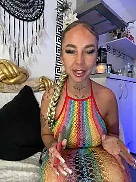 Snapshot of CheekyChels chatting on 03/14/25, 03:03 CheekyChels online show from 03/14/25, 03:03