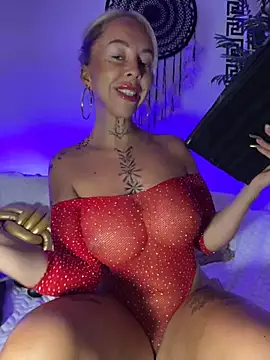 Snapshot of CheekyChels chatting on 09/17/25, 04:19 CheekyChels online show from 09/17/25, 04:19