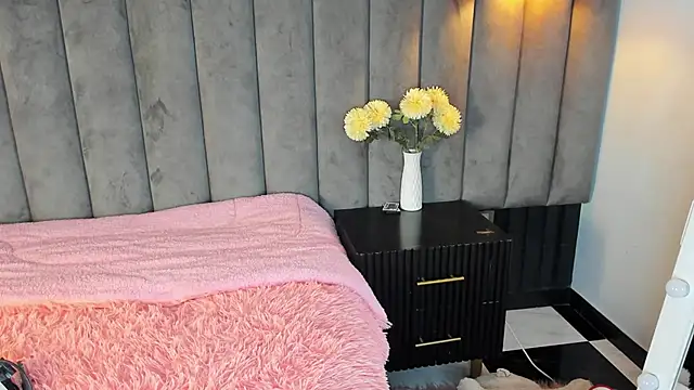 chelsea bolton  online show from 11/19/25, 12:27